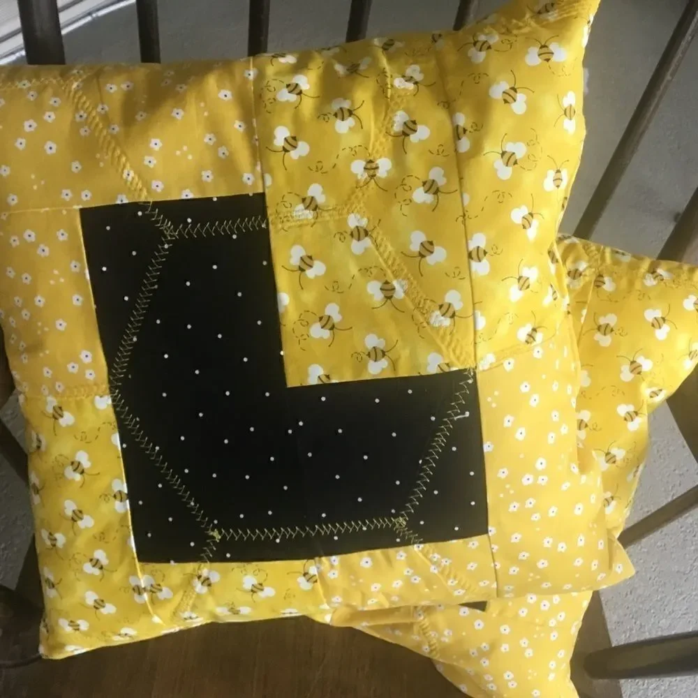 CLOSEOUT SALE. $20. NWT Hand Crafted, Quilted Yellow, Black Busy Bee Set 2